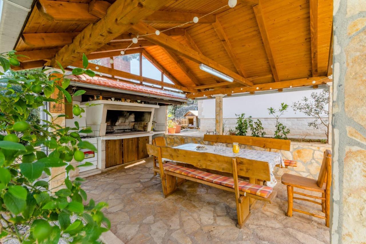 Villa Stella Splitska Kültér fotó